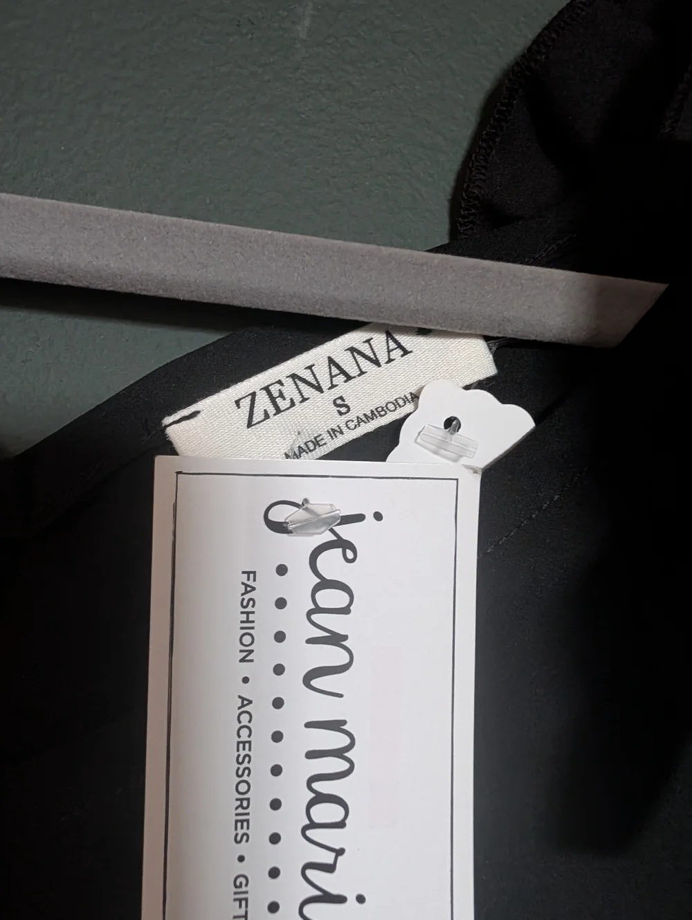 Zanana NWT Black Ruffle Shoulder V-Neck Sleeveless Top 002 - Picture 4 of 5